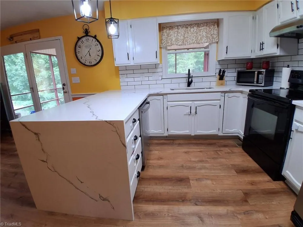 1492 Cedar Fork Road Clemmons, NC 27012
