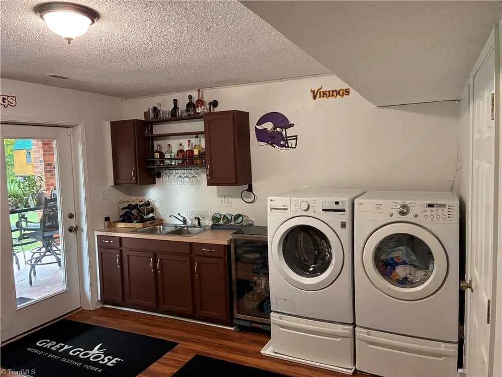 1492 Cedar Fork Road Clemmons, NC 27012