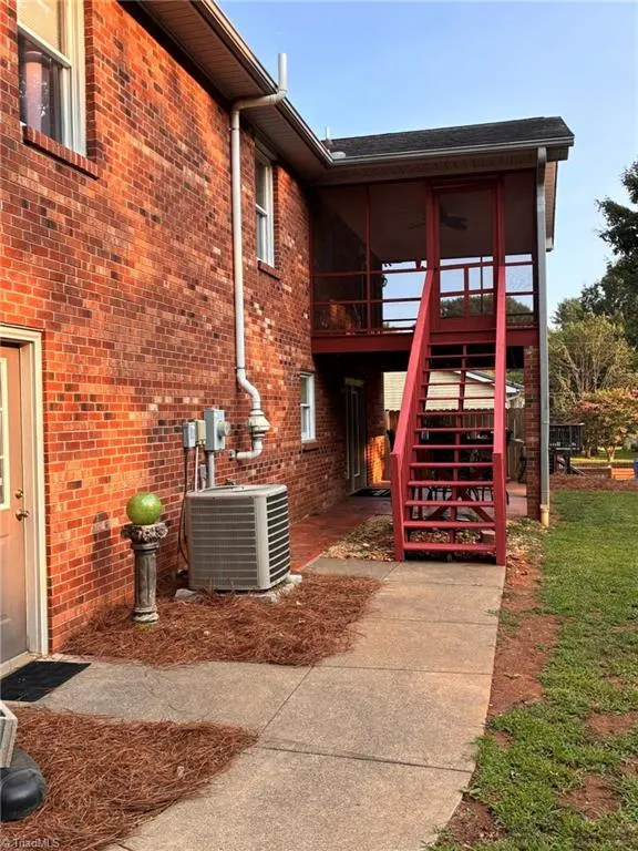1492 Cedar Fork Road Clemmons, NC 27012