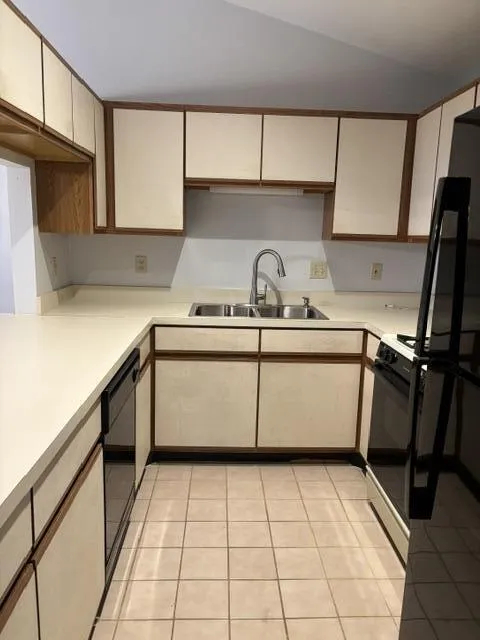 9839 Parkway Drive Highland, IN 46322