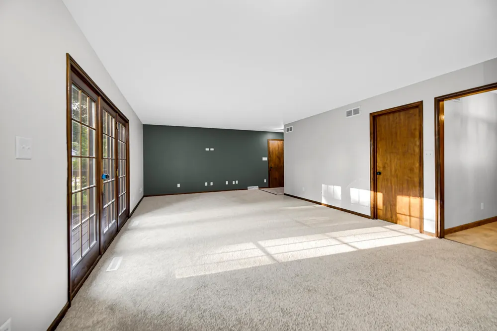 822 Luther Drive Hobart, IN 46342