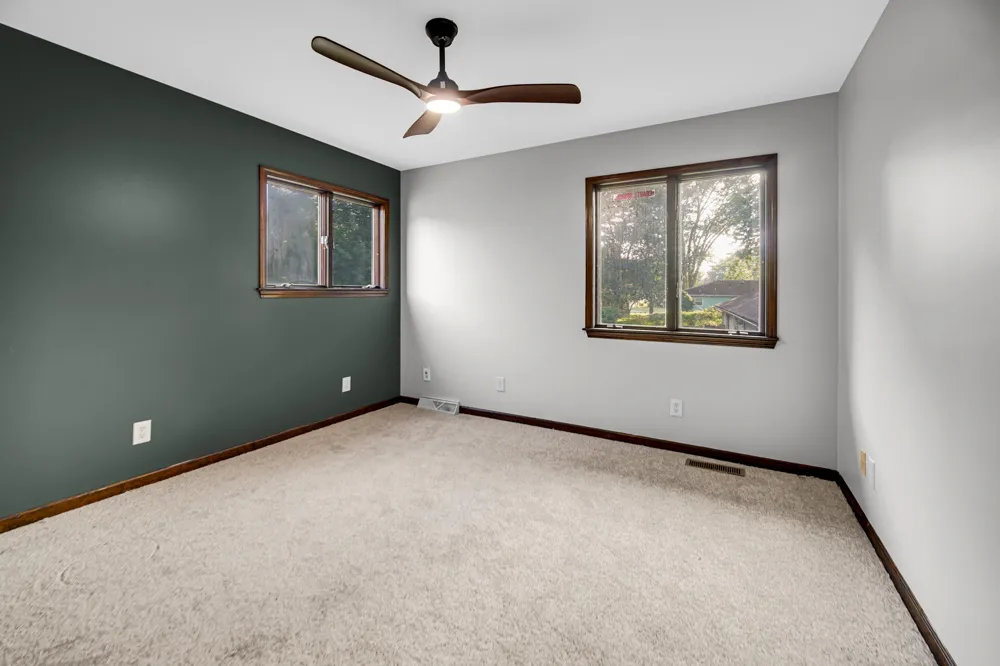 822 Luther Drive Hobart, IN 46342