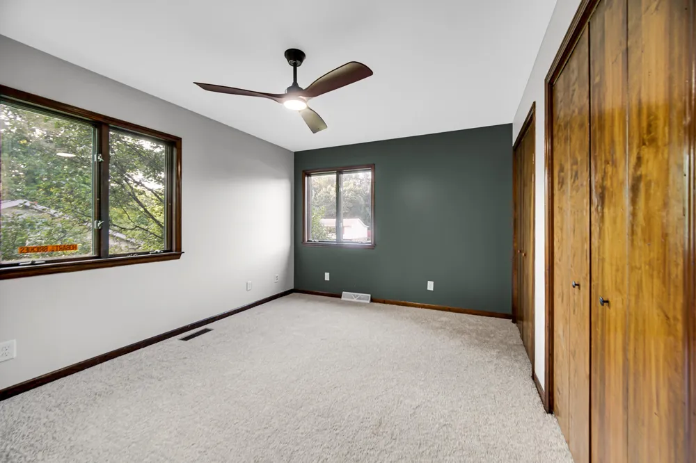 822 Luther Drive Hobart, IN 46342