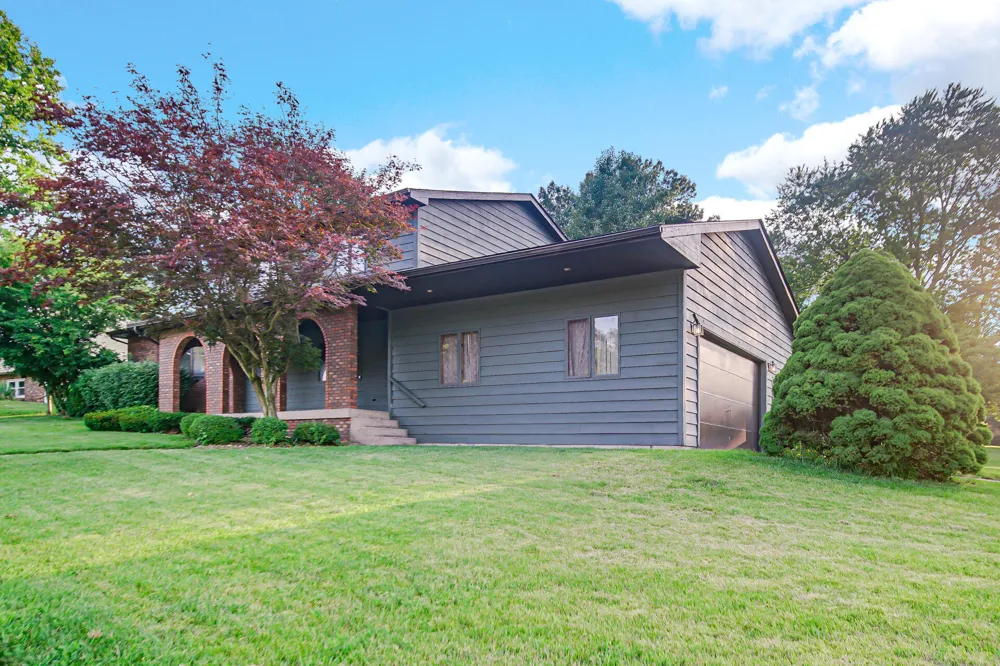 822 Luther Drive Hobart, IN 46342