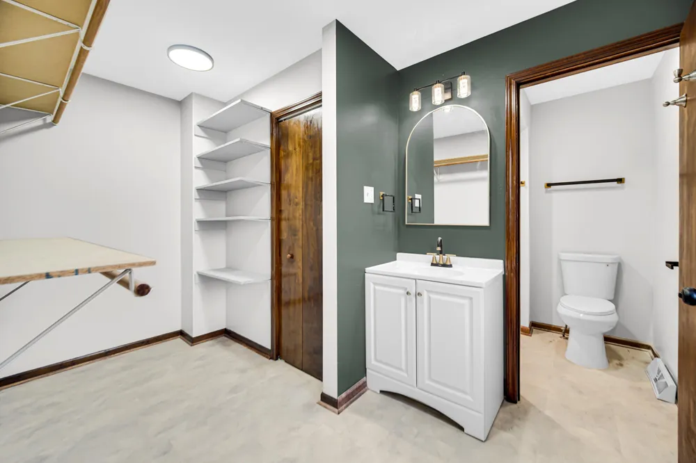 822 Luther Drive Hobart, IN 46342