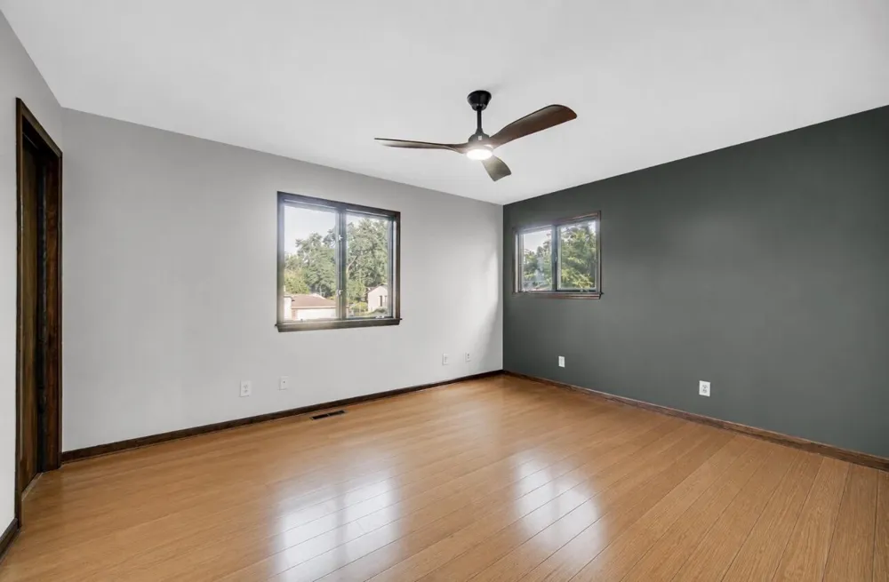 822 Luther Drive Hobart, IN 46342
