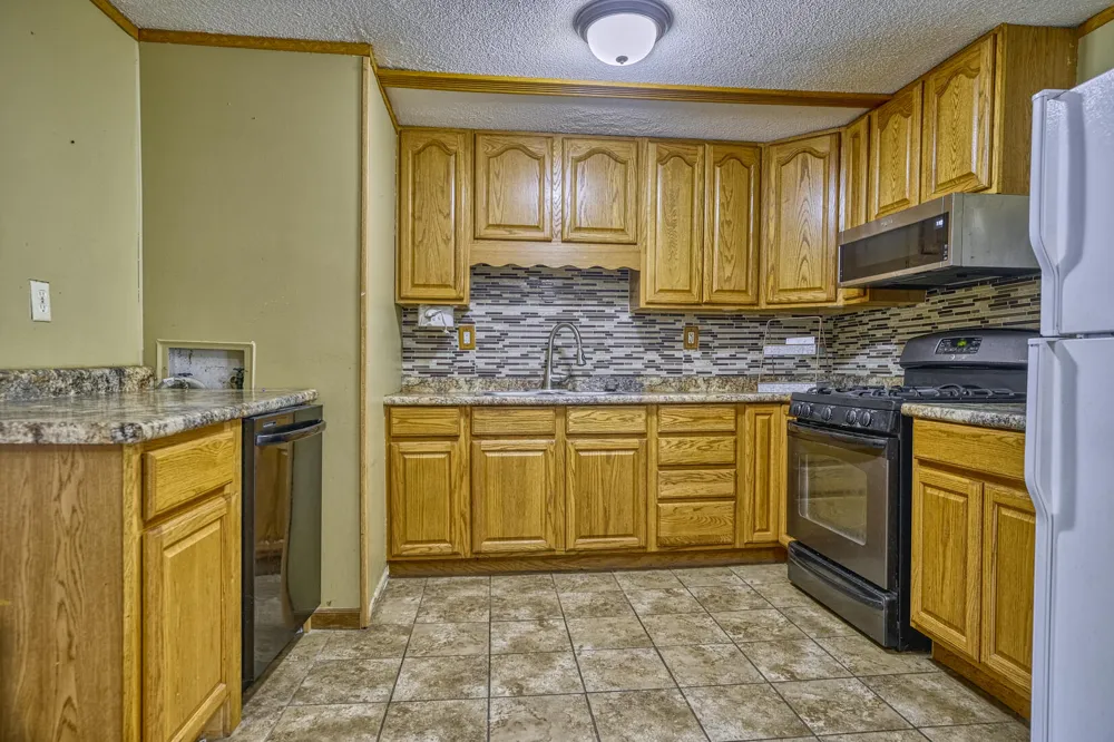 9713 490 E Demotte, IN 46310