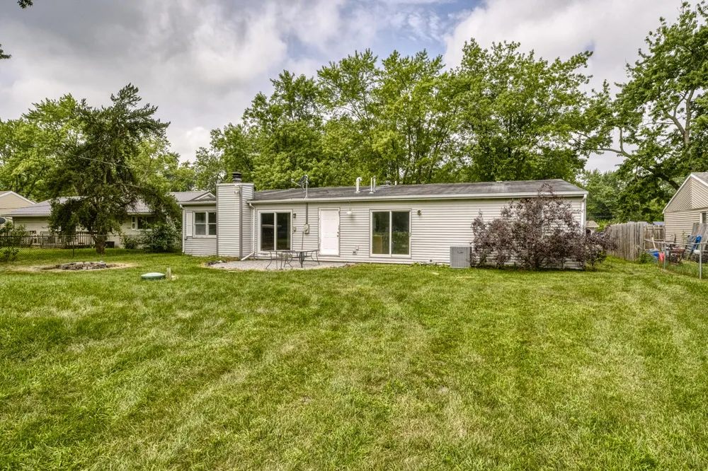 9713 490 E Demotte, IN 46310