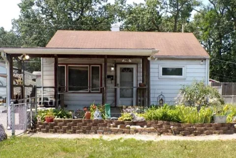 3168 Pulaski Street
