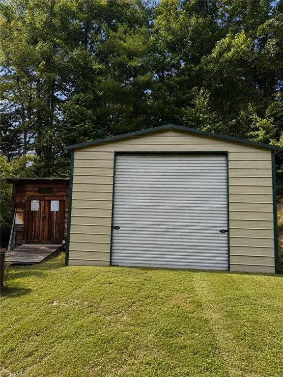 5020 Old Nc Highway 16 Millers Creek, NC 28651