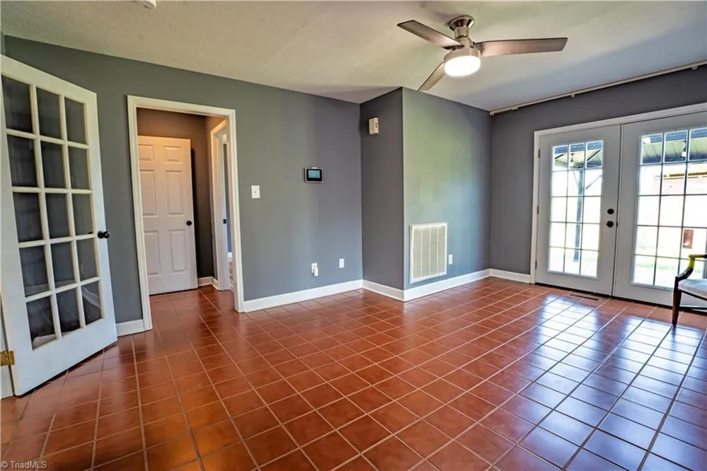 1437 Price Road Eden, NC 27288