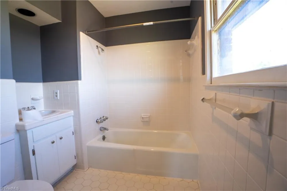 1437 Price Road Eden, NC 27288