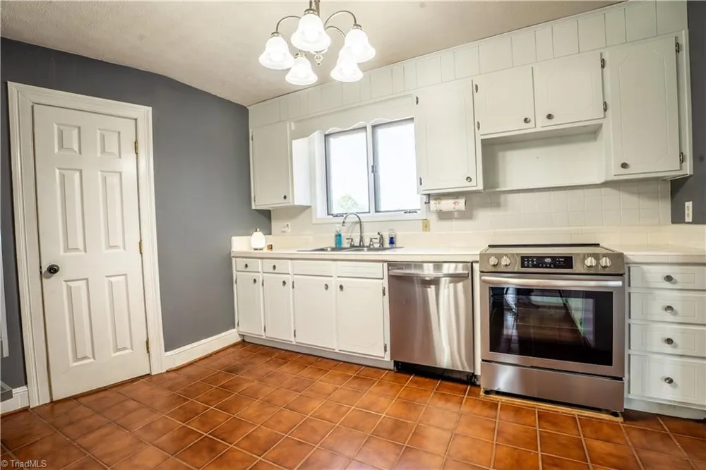 1437 Price Road Eden, NC 27288