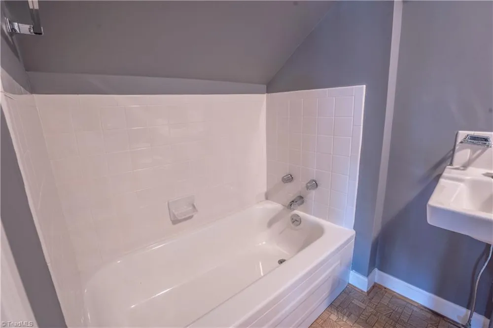 1437 Price Road Eden, NC 27288