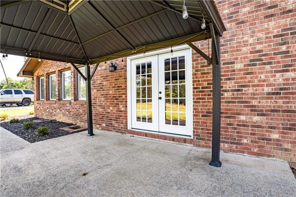 1437 Price Road Eden, NC 27288