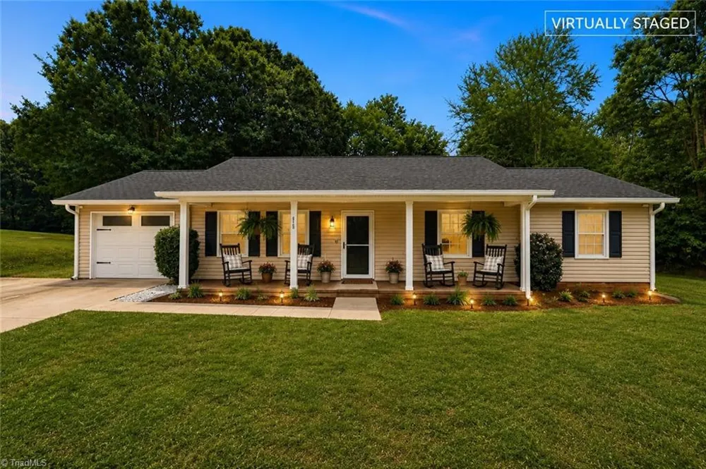 4105 Deer Track Court Winston-Salem, NC 27127