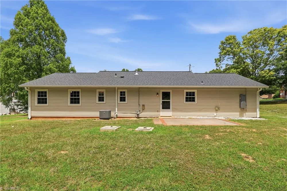 4105 Deer Track Court Winston-Salem, NC 27127