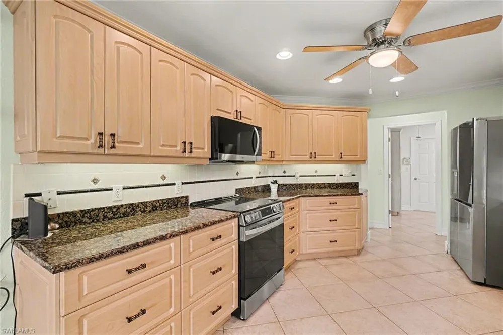 12001 SW Kingsway Circle Lake Suzy, FL 34269