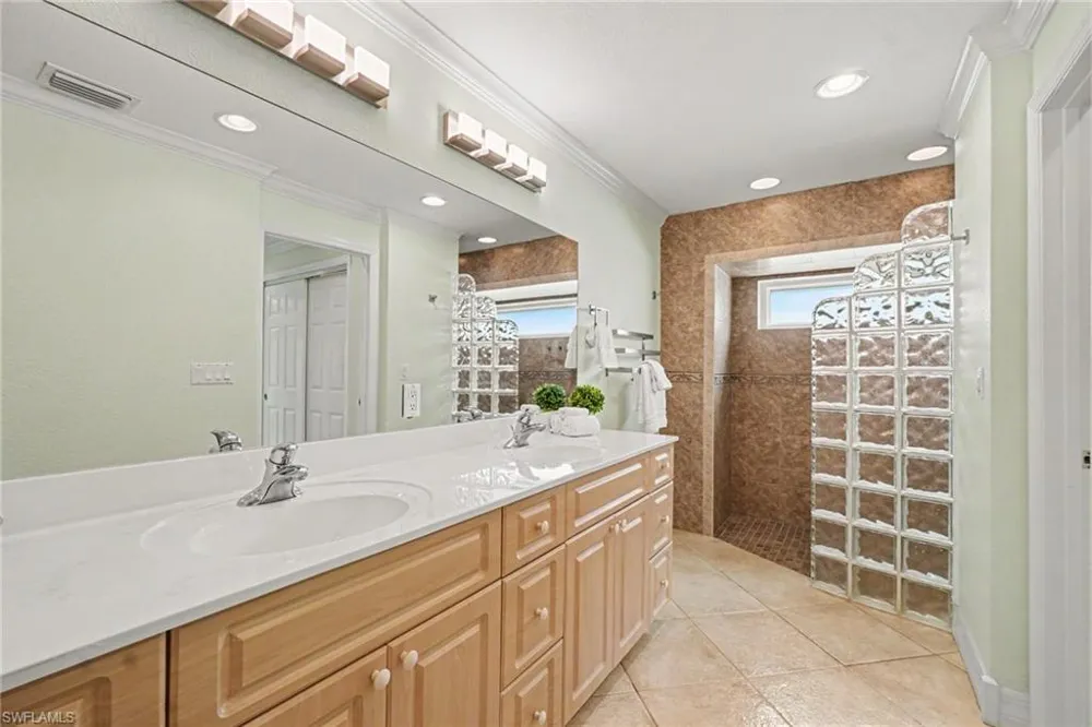 12001 SW Kingsway Circle Lake Suzy, FL 34269