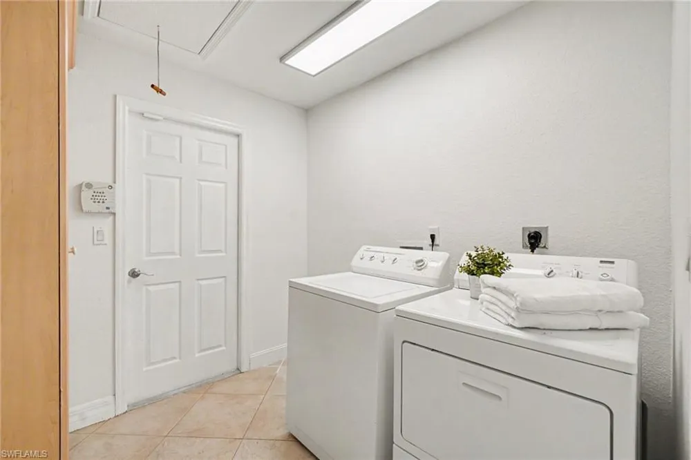 12001 SW Kingsway Circle Lake Suzy, FL 34269
