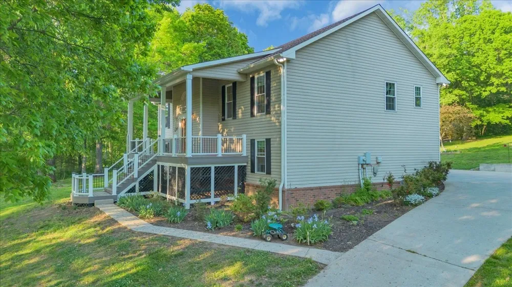 4679 Sparta Pike Watertown, TN 37184