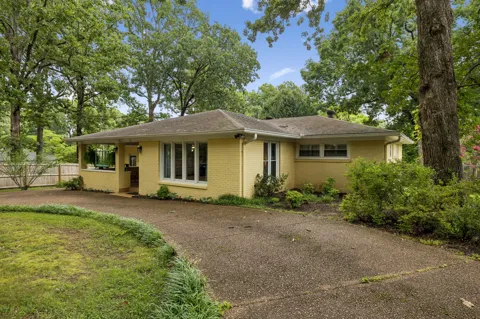 101 W Hills Terrace