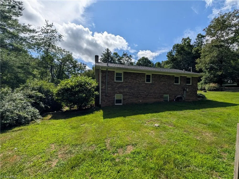 95 Glade Creek Road Sparta, NC 28675