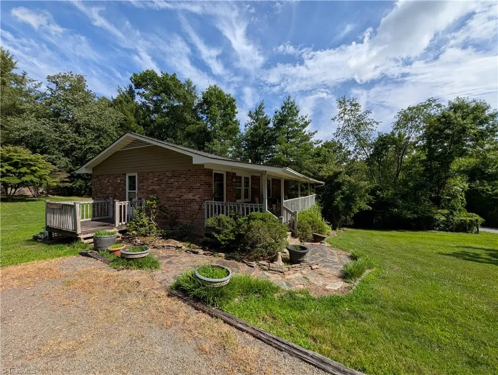 95 Glade Creek Road Sparta, NC 28675