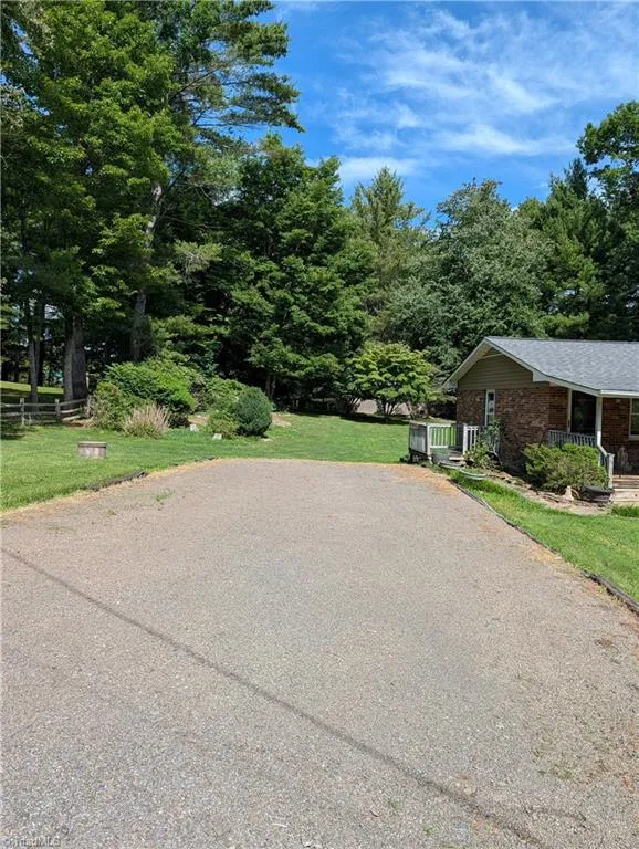 95 Glade Creek Road Sparta, NC 28675