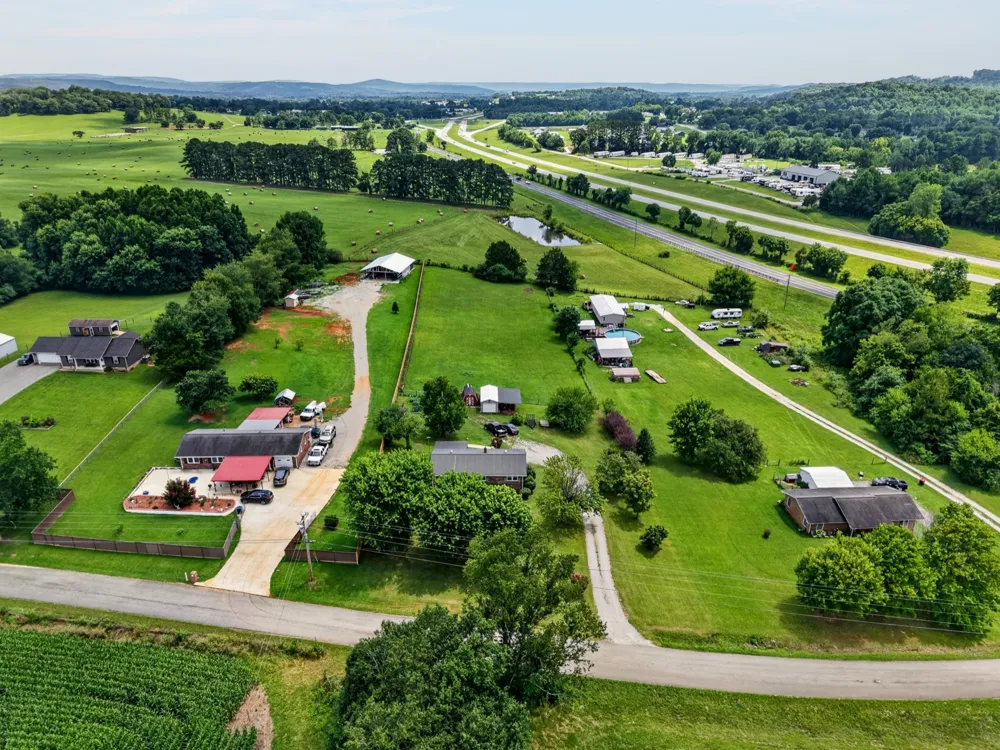 234 Jim Hennessee Rd Sparta, TN 38583