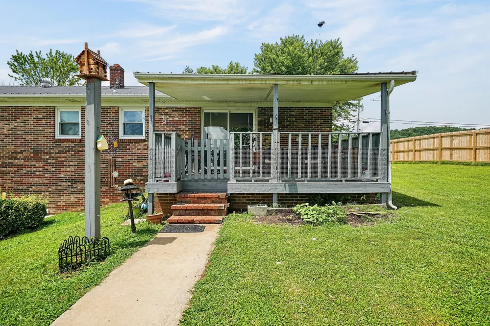 234 Jim Hennessee Rd Sparta, TN 38583