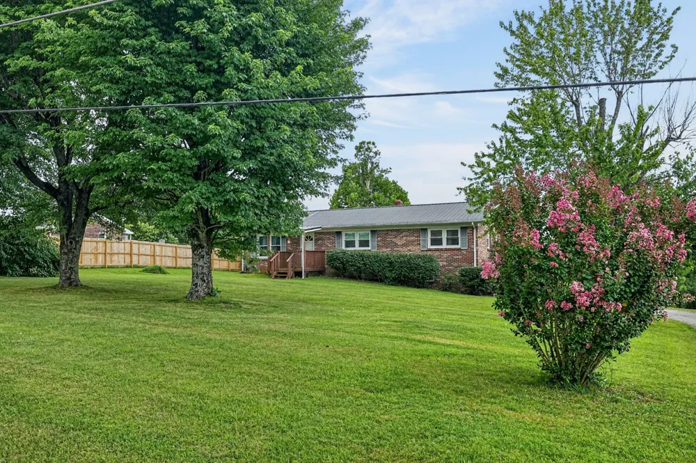 234 Jim Hennessee Rd Sparta, TN 38583
