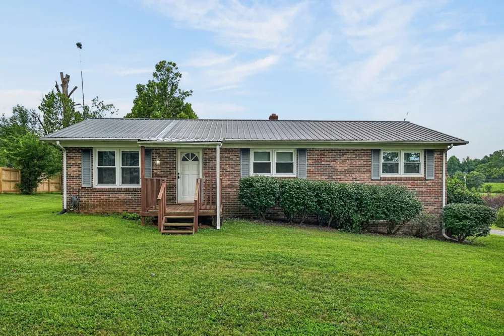 234 Jim Hennessee Rd Sparta, TN 38583