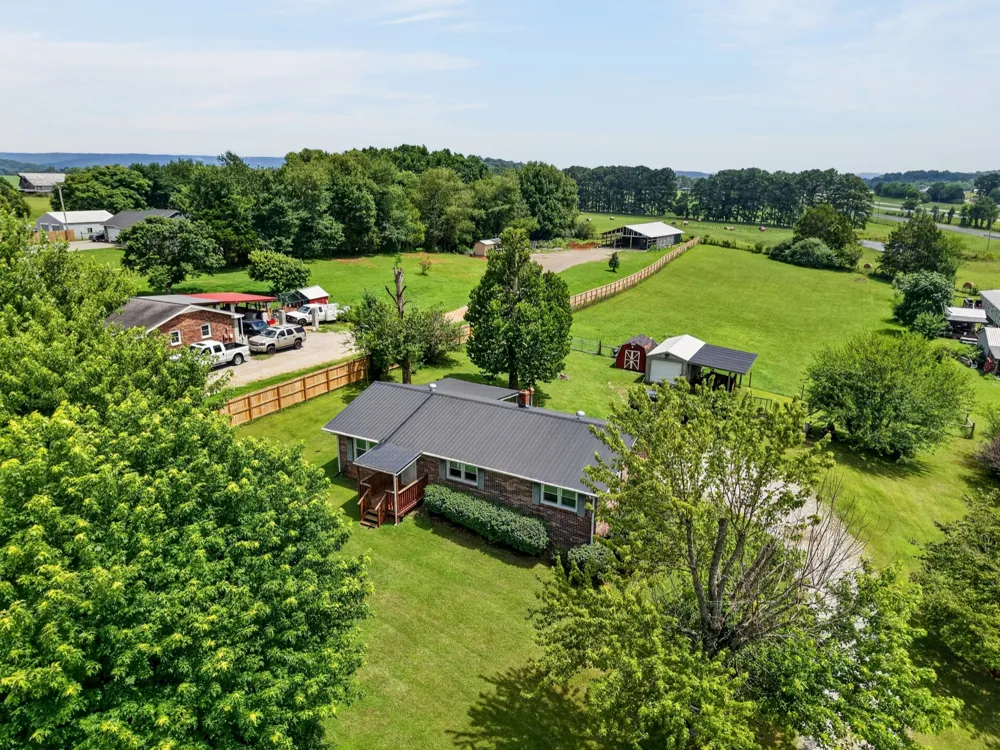 234 Jim Hennessee Rd Sparta, TN 38583