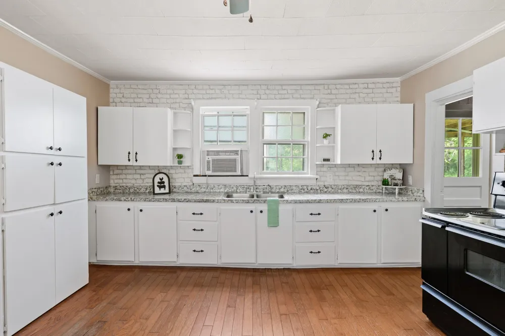 330 Holly Grove Rd Lewisburg, TN 37091