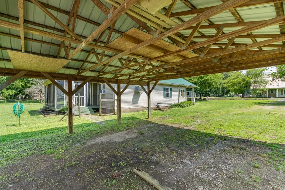 330 Holly Grove Rd Lewisburg, TN 37091