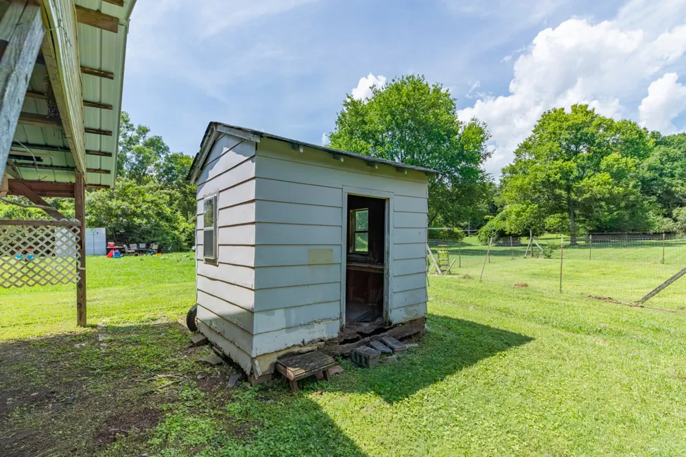 330 Holly Grove Rd Lewisburg, TN 37091