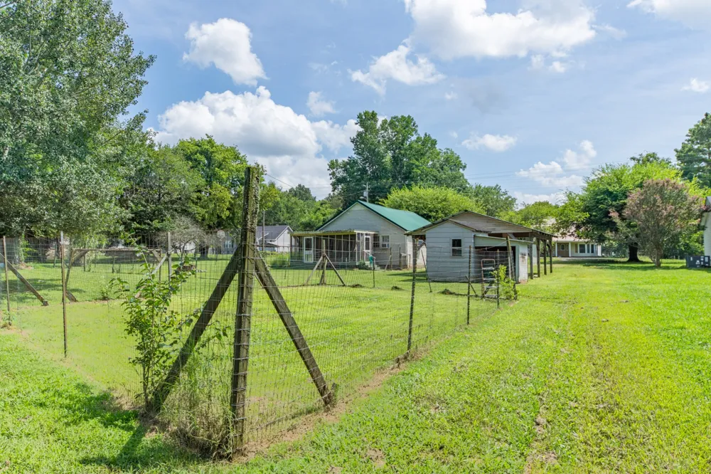 330 Holly Grove Rd Lewisburg, TN 37091