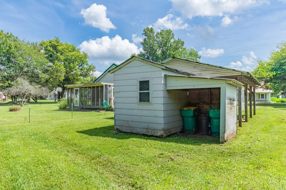 330 Holly Grove Rd Lewisburg, TN 37091