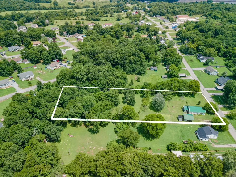 330 Holly Grove Rd Lewisburg, TN 37091