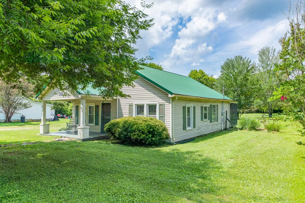 330 Holly Grove Rd Lewisburg, TN 37091