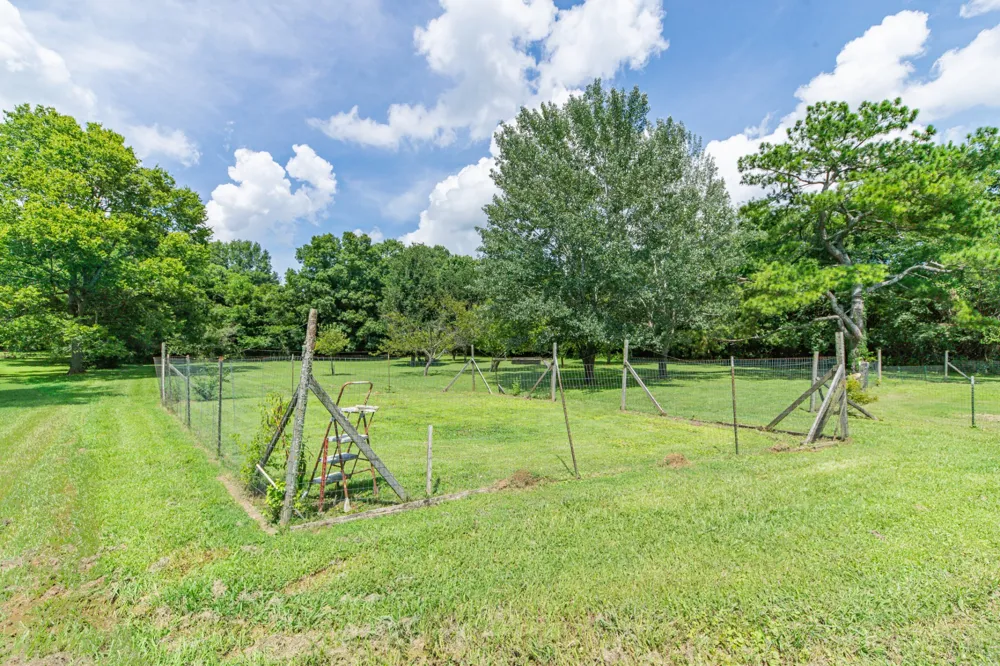 330 Holly Grove Rd Lewisburg, TN 37091