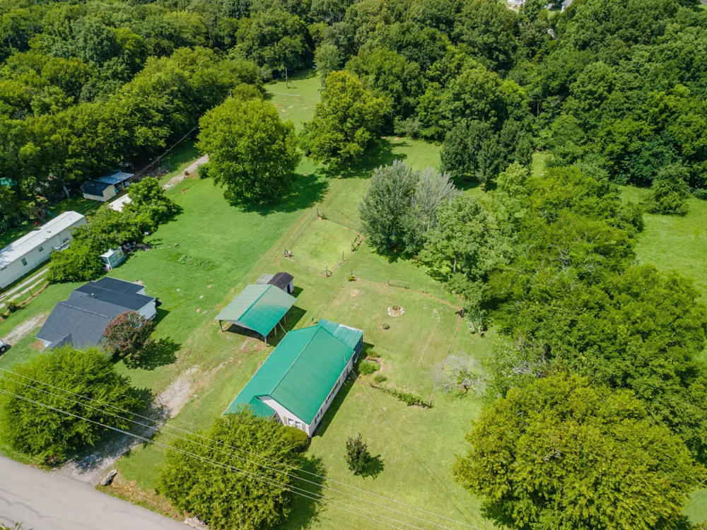 330 Holly Grove Rd Lewisburg, TN 37091