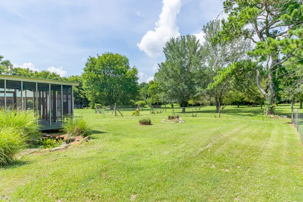 330 Holly Grove Rd Lewisburg, TN 37091