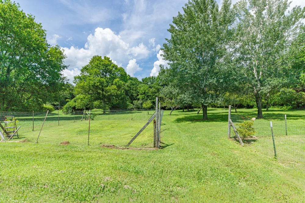 330 Holly Grove Rd Lewisburg, TN 37091