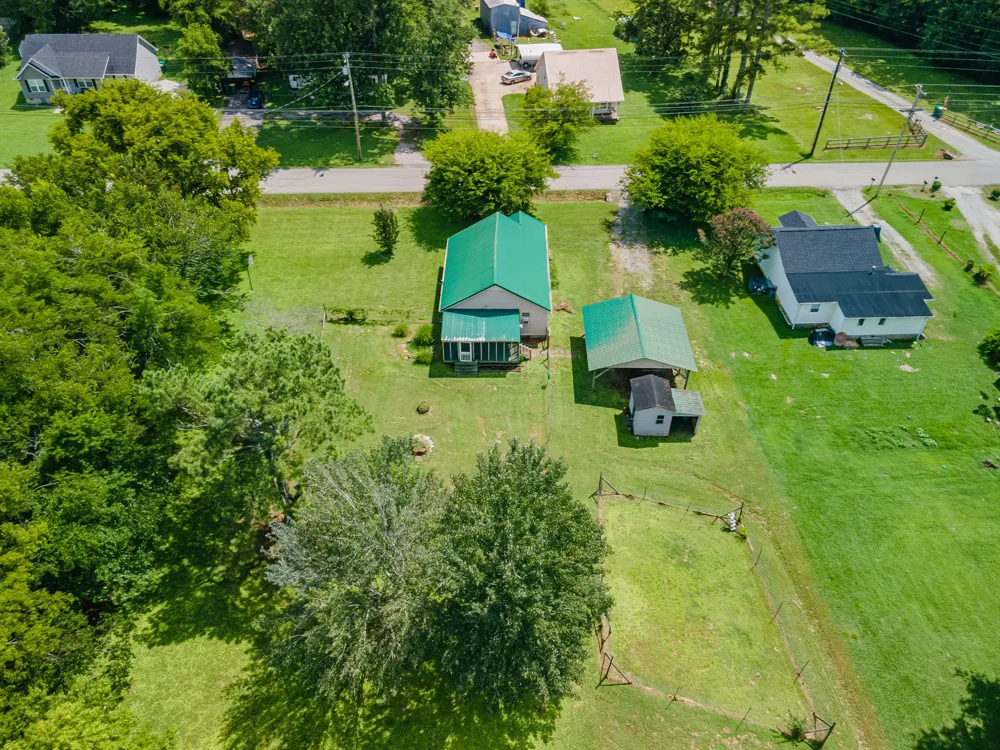330 Holly Grove Rd Lewisburg, TN 37091