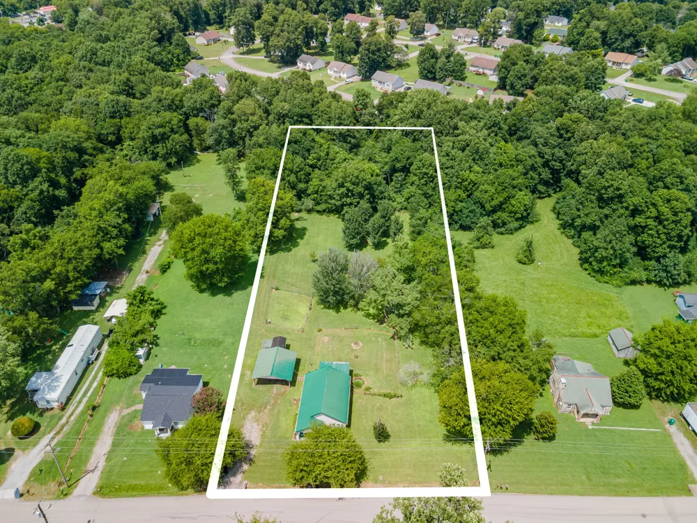 330 Holly Grove Rd Lewisburg, TN 37091