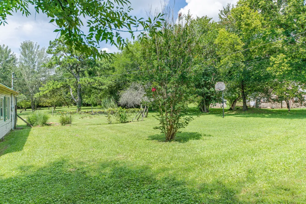 330 Holly Grove Rd Lewisburg, TN 37091