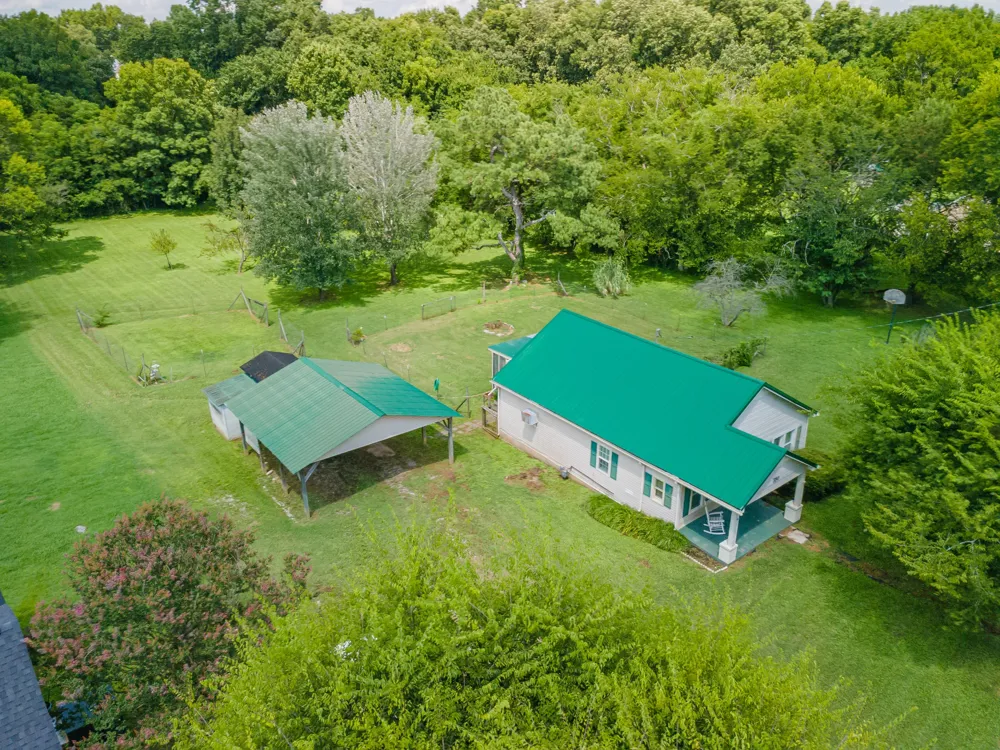 330 Holly Grove Rd Lewisburg, TN 37091