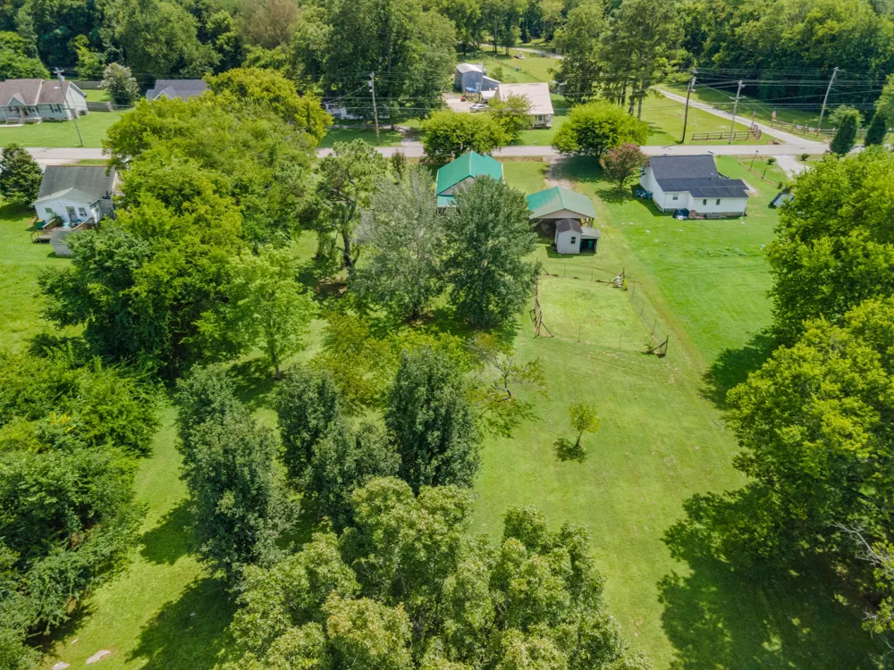 330 Holly Grove Rd Lewisburg, TN 37091